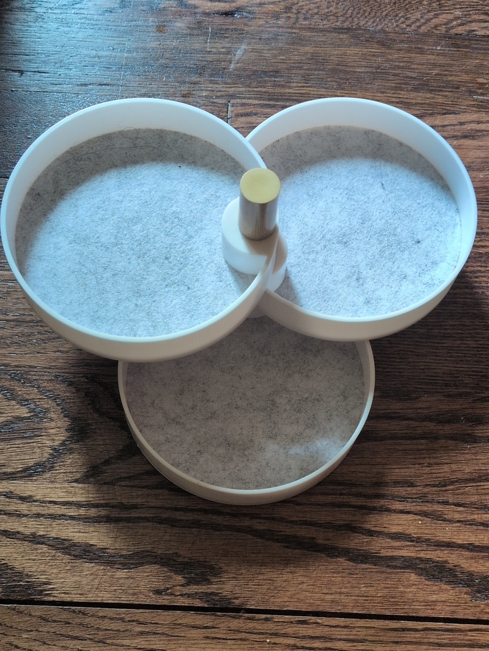 Rotating 3-Tier White Jewelry Organizer Tray with Felt Liners